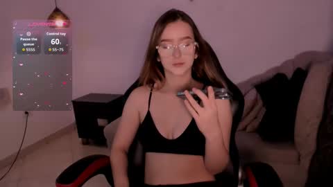 Snapshot of kristal_joi_dl chatting on September 19, 2025, 12:50 pm kristal online show from September 19, 2025, 12:50 pm