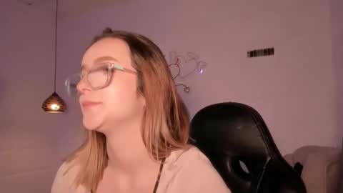 Snapshot of kristal_joi_dl chatting on September 21, 2025, 3:02 pm kristal online show from September 21, 2025, 3:02 pm