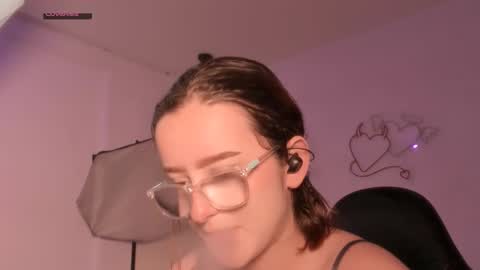 Snapshot of kristal_joi_dl chatting on October 1, 2025, 12:22 pm kristal online show from October 1, 2025, 12:22 pm