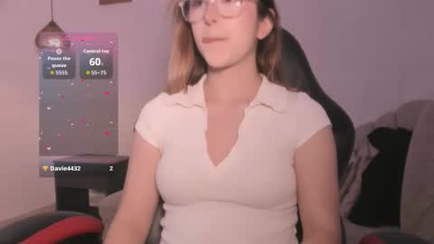 Snapshot of kristal_joi_dl chatting on October 5, 2025, 1:31 pm kristal online show from October 5, 2025, 1:31 pm