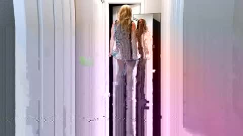 Kristal Mountain online show from October 21, 2025, 2:56 am