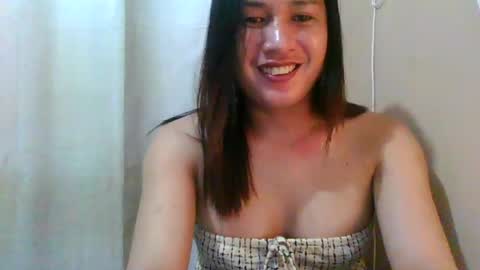 Snapshot of kristalheart chatting on June 11, 2026, 10:19 pm krunchee online show from June 11, 2026, 10:19 pm