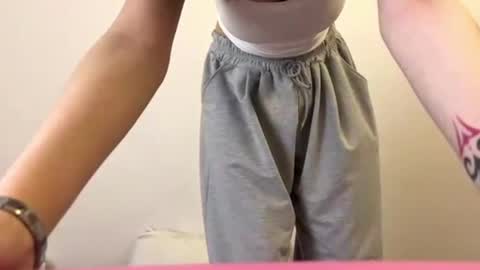 Kristen online show from April 15, 2026, 7:58 pm