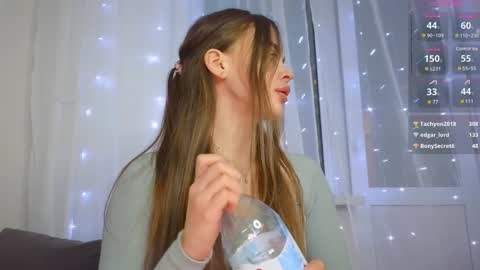 Snapshot of kristen_sayles chatting on January 31, 2025, 8:01 pm Kris online show from January 31, 2025, 8:01 pm