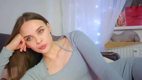 Snapshot of kristen_sayles chatting on February 11, 2025, 9:35 pm Kris online show from February 11, 2025, 9:35 pm