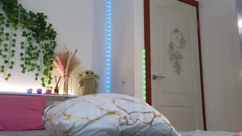 Snapshot of kristen_sayles chatting on October 27, 2025, 5:39 pm Kris online show from October 27, 2025, 5:39 pm