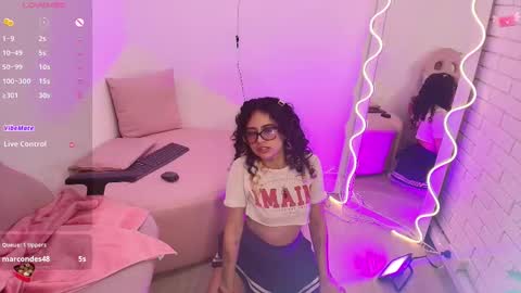 kristen_tay online show from February 4, 2025, 2:53 pm