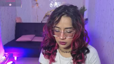 kristen_tay online show from April 19, 2026, 3:06 am