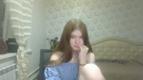 Snapshot of kristiancommes chatting on July 20, 2026, 8:44 pm Alisa online show from July 20, 2026, 8:44 pm