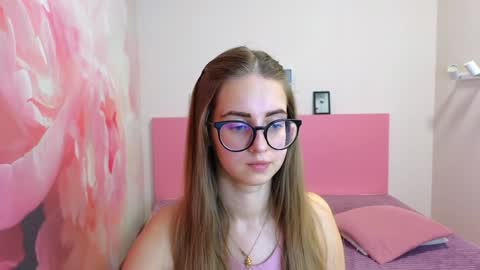 Snapshot of kristina_adel chatting on January 17, 2025, 8:02 am Kristina Adel online show from January 17, 2025, 8:02 am