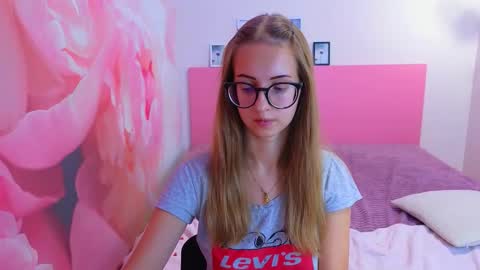 Snapshot of kristina_adel chatting on October 6, 2025, 6:55 am Kristina Adel online show from October 6, 2025, 6:55 am
