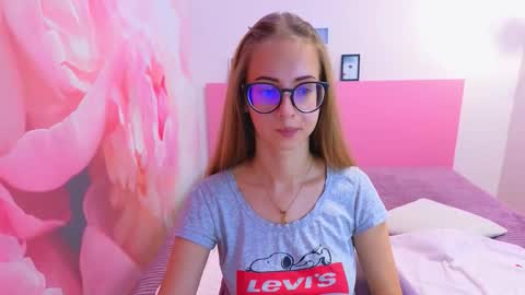 Snapshot of kristina_adel chatting on October 9, 2025, 6:44 am Kristina Adel online show from October 9, 2025, 6:44 am
