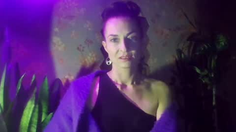 Snapshot of kristinagold44 chatting on December 4, 2024, 8:18 pm Kristina online show from December 4, 2024, 8:18 pm