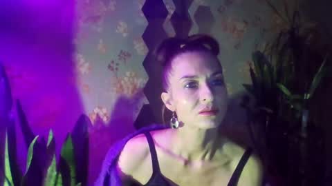 Snapshot of kristinagold44 chatting on December 12, 2024, 1:39 pm Kristina online show from December 12, 2024, 1:39 pm