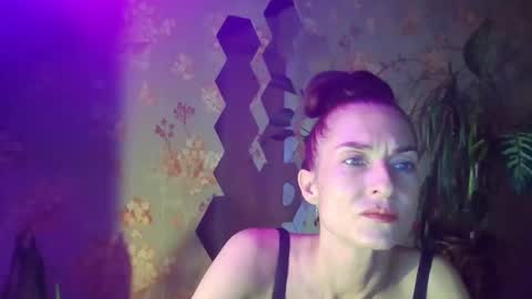 Snapshot of kristinagold44 chatting on February 5, 2025, 1:11 pm Kristina online show from February 5, 2025, 1:11 pm