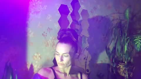 Snapshot of kristinagold44 chatting on February 5, 2025, 4:47 pm Kristina online show from February 5, 2025, 4:47 pm