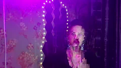 Snapshot of kristinagold44 chatting on March 6, 2025, 10:04 pm Kristina online show from March 6, 2025, 10:04 pm