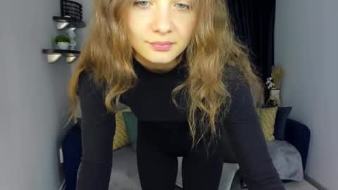 Snapshot of kristinalevis chatting on December 11, 2024, 4:31 pm Kristina online show from December 11, 2024, 4:31 pm