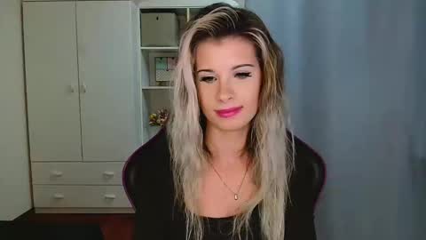 KristineAmore online show from December 15, 2025, 7:29 pm