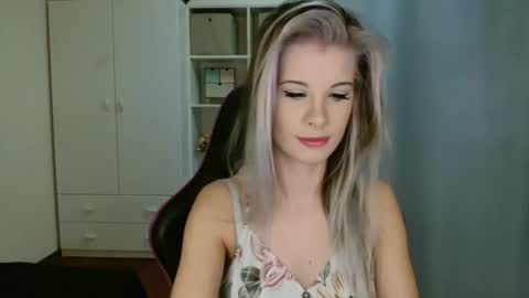 KristineAmore online show from January 15, 2026, 7:24 am