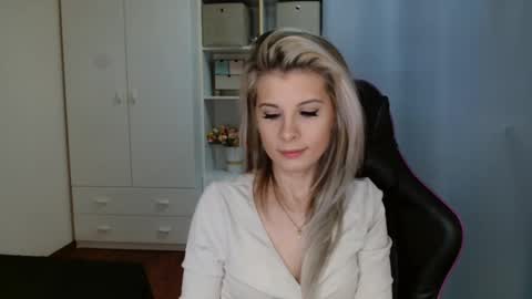 KristineAmore online show from March 9, 2026, 7:12 am