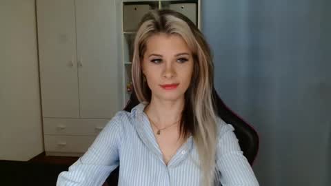 KristineAmore online show from March 10, 2026, 7:13 am