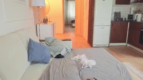 Kristi online show from November 8, 2025, 4:56 am