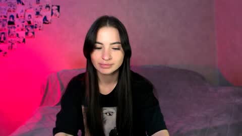 Snapshot of kristinsquirt chatting on May 3, 2026, 7:20 pm Kristina online show from May 3, 2026, 7:20 pm
