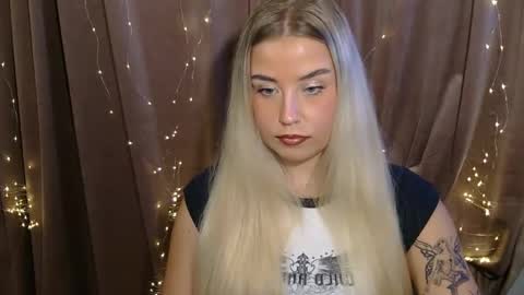KristyFlowers online show from December 12, 2024, 3:48 pm