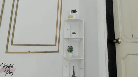 Cristina online show from November 22, 2025, 6:29 pm