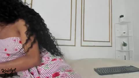 Snapshot of kristyl_paez chatting on January 16, 2026, 6:56 pm Cristina online show from January 16, 2026, 6:56 pm