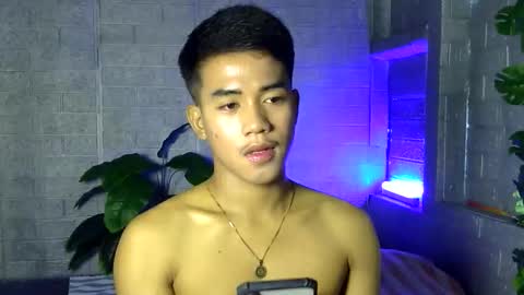 kritthanarkorn online show from December 21, 2025, 7:59 am