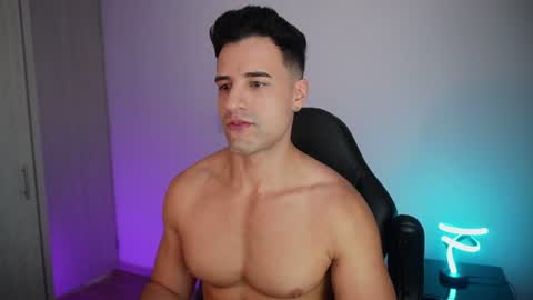 Snapshot of krops_ chatting on June 25, 2026, 4:44 pm KROPS online show from June 25, 2026, 4:44 pm