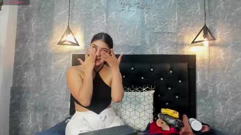 Kystal Taylor online show from October 10, 2025, 11:53 am