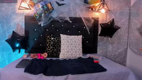 Kystal Taylor online show from October 17, 2025, 11:57 am