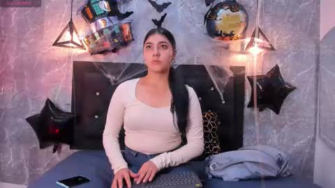 Kystal Taylor online show from November 1, 2025, 1:02 pm