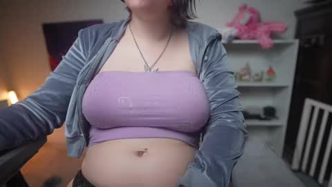 Snapshot of krystalsyxx chatting on February 20, 2025, 5:07 pm Krystal Syx online show from February 20, 2025, 5:07 pm