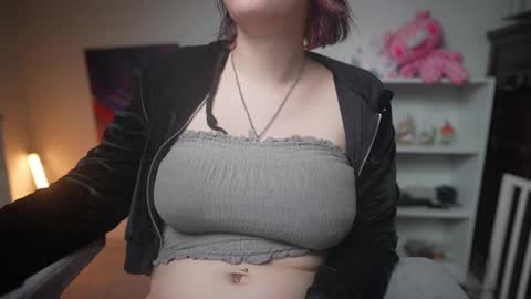 Snapshot of krystalsyxx chatting on February 22, 2025, 7:25 pm Krystal Syx online show from February 22, 2025, 7:25 pm