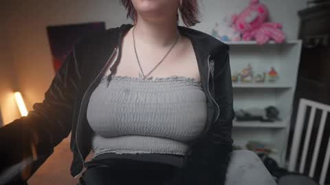 Snapshot of krystalsyxx chatting on March 2, 2025, 5:14 pm Krystal Syx online show from March 2, 2025, 5:14 pm