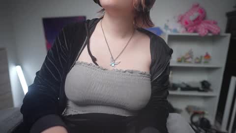 Snapshot of krystalsyxx chatting on March 11, 2025, 9:26 pm Krystal Syx online show from March 11, 2025, 9:26 pm