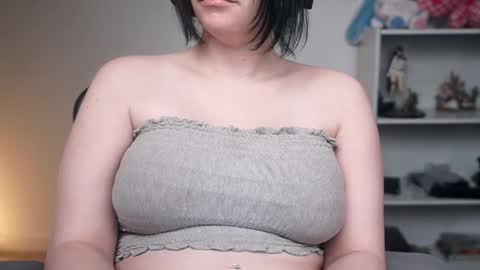 Snapshot of krystalsyxx chatting on February 12, 2026, 11:44 pm Krystal Syx online show from February 12, 2026, 11:44 pm