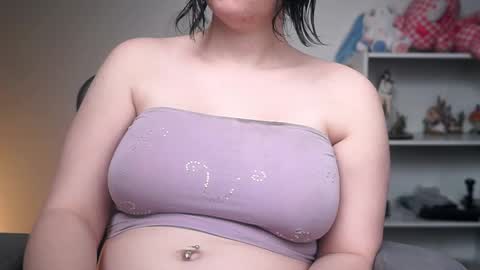 Snapshot of krystalsyxx chatting on February 20, 2026, 7:14 pm Krystal Syx online show from February 20, 2026, 7:14 pm