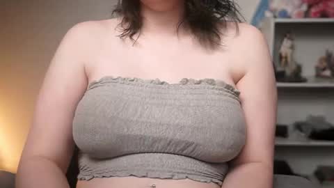 Snapshot of krystalsyxx chatting on March 5, 2026, 6:48 pm Krystal Syx online show from March 5, 2026, 6:48 pm