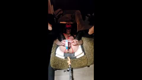 krystltymeup online show from March 5, 2026, 8:32 am