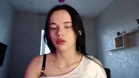 Snapshot of kseni_a chatting on June 2, 2026, 5:31 am Ksenia online show from June 2, 2026, 5:31 am