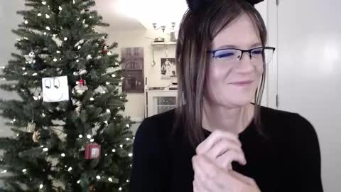 Cait online show from December 21, 2025, 8:16 pm