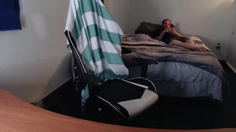 Kuggy online show from October 5, 2025, 9:45 pm