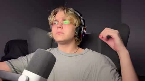 Esdxr online show from October 29, 2025, 9:27 pm