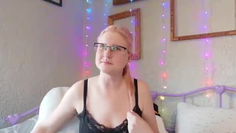 Snapshot of kunzitegoddess chatting on March 22, 2026, 11:08 pm Samantha online show from March 22, 2026, 11:08 pm