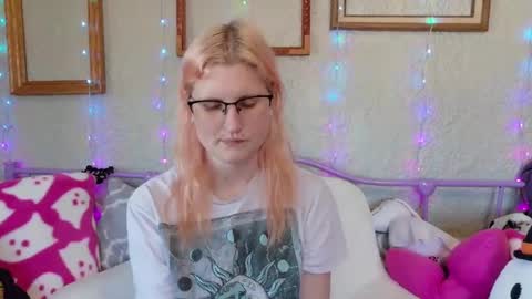 Snapshot of kunzitegoddess chatting on April 19, 2026, 5:56 pm Samantha online show from April 19, 2026, 5:56 pm